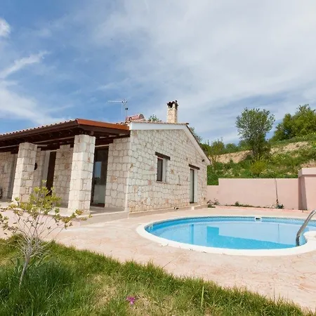 Villa Afroditi House Stroumbi