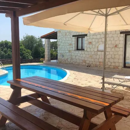 Afroditi House וילה